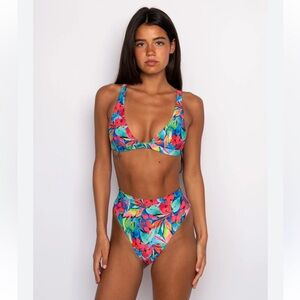 Skatie calypso top and freya bottom in Acapulco